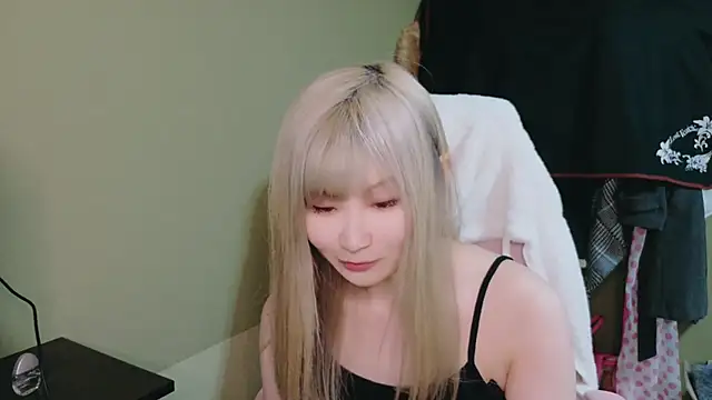 Snapshot of miyu0003 chatting on February 2, 2:27 pm miyu0003 online show from February 2, 2:27 pm