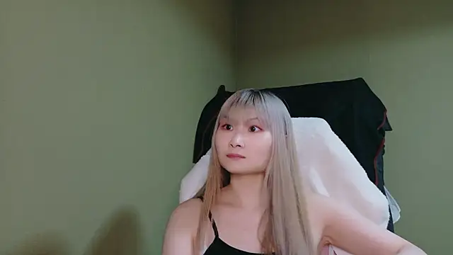 Snapshot of miyu0003 chatting on March 2, 1:51 pm miyu0003 online show from March 2, 1:51 pm