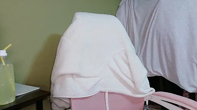 Snapshot of miyu0003 chatting on April 6, 12:39 pm miyu0003 online show from April 6, 12:39 pm