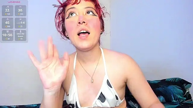 Snapshot of tessa__evans chatting on April 6, 4:46 am tessa evans online show from April 6, 4:46 am