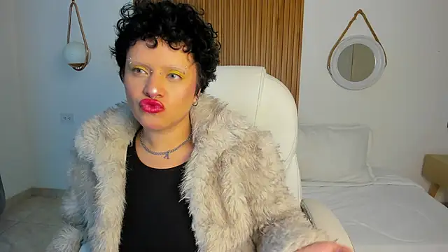 Snapshot of Alaska_deluxe chatting on March 28, 12:21 am Alaska deluxe online show from March 28, 12:21 am