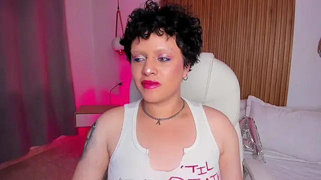 Snapshot of Alaska_deluxe chatting on March 30, 12:11 am Alaska deluxe online show from March 30, 12:11 am