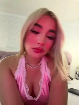 NathalieRoss1 online show from May 13, 6:00 am