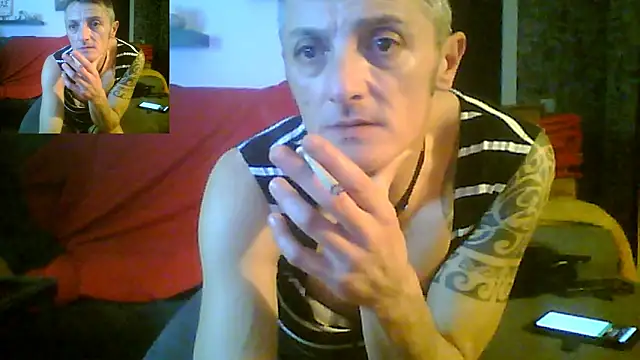 Snapshot of xelyber chatting on January 11, 6:40 am xelyber online show from January 11, 6:40 am