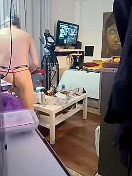 xelyber online show from April 10, 10:25 pm