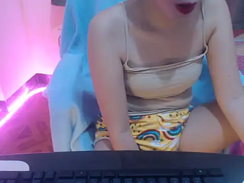 Snapshot of HotAsian_Yazzi69 chatting on March 3, 4:24 pm HotAsian Yazzi69 online show from March 3, 4:24 pm