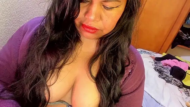 ebonycamelia online show from April 29, 6:36 pm