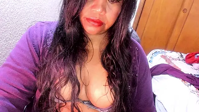 ebonycamelia online show from May 3, 8:31 am