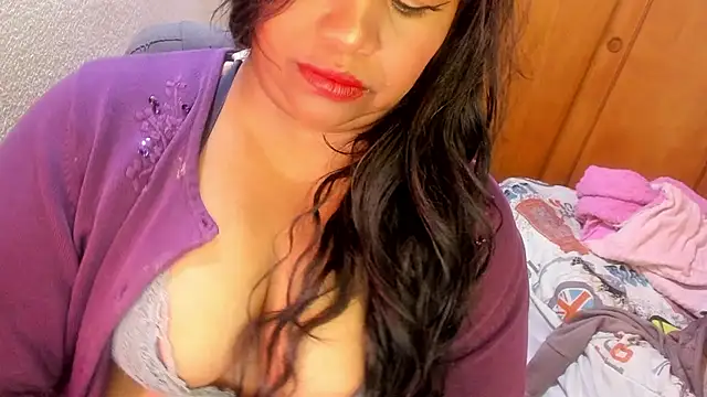 ebonycamelia online show from May 6, 6:35 pm