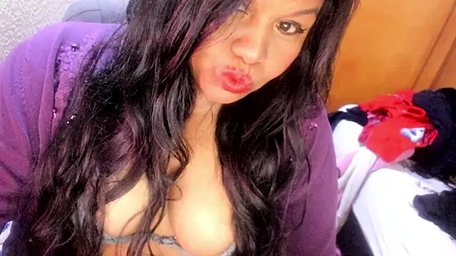 ebonycamelia online show from May 8, 9:42 pm