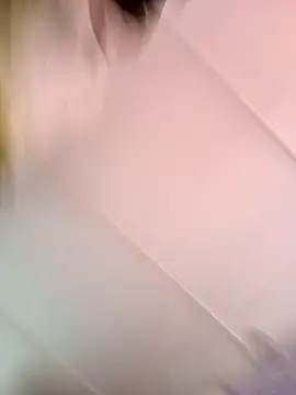 Snapshot of Bjklljy chatting on April 4, 3:31 pm Bjklljy online show from April 4, 3:31 pm