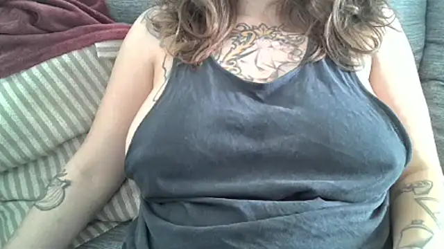 xxxluana online show from April 3, 4:49 pm