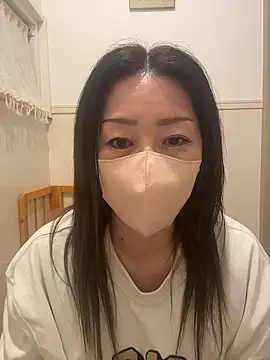 Snapshot of ---AN--- chatting on February 14, 2:47 pm ---AN--- online show from February 14, 2:47 pm