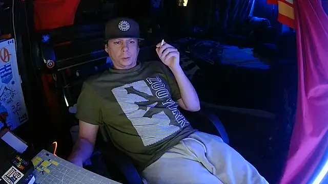 Bowerboi online show from November 25, 1:38 am