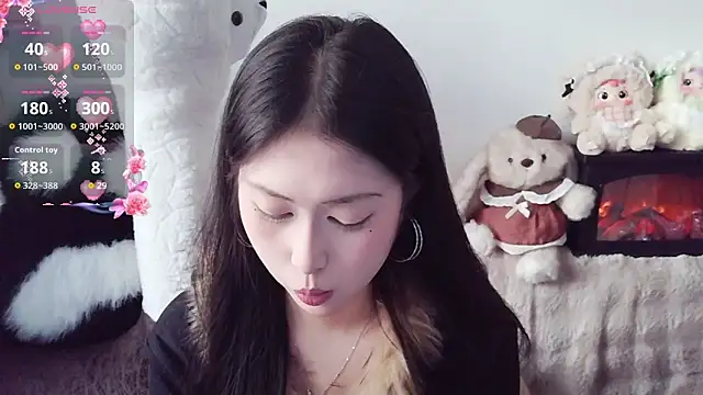 Snapshot of TuTu-077 chatting on February 8, 5:11 am TuTu-077 online show from February 8, 5:11 am