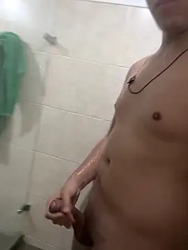 Snapshot of Juan0999 chatting on April 5, 3:20 pm Juan0999 online show from April 5, 3:20 pm