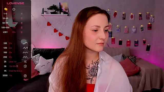 Snapshot of velvet_cherry_ chatting on March 7, 8:44 am velvet cherry online show from March 7, 8:44 am