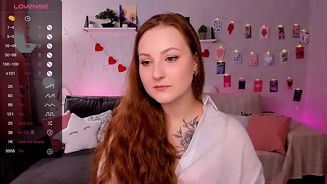 Snapshot of velvet_cherry_ chatting on March 22, 8:51 am velvet cherry online show from March 22, 8:51 am