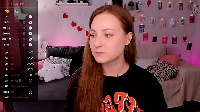 Snapshot of velvet_cherry_ chatting on March 26, 8:53 am velvet cherry online show from March 26, 8:53 am