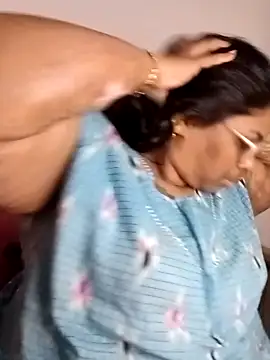 Riya-mallus online show from December 1, 6:40 am