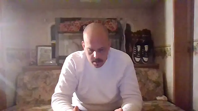 Snapshot of BigriskDaddy92 chatting on February 13, 1:51 pm BigriskDaddy92 online show from February 13, 1:51 pm