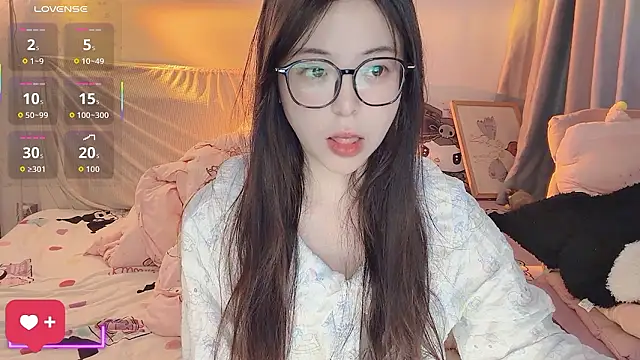 Snapshot of -Angela chatting on January 13, 11:21 pm -Angela online show from January 13, 11:21 pm