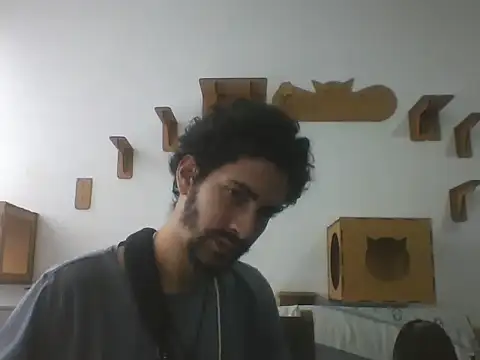 Snapshot of Temp7 chatting on March 12, 12:55 pm Temp7 online show from March 12, 12:55 pm