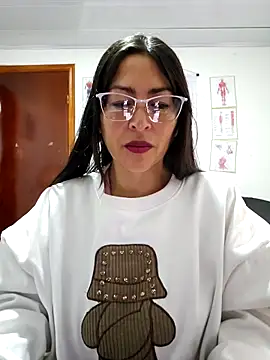 JustSamantha  online show from February 12, 12:00 pm