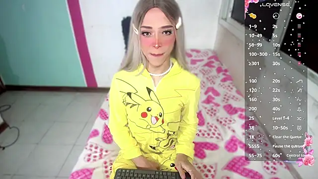 lissy dhaniels online show from December 19, 5:47 am