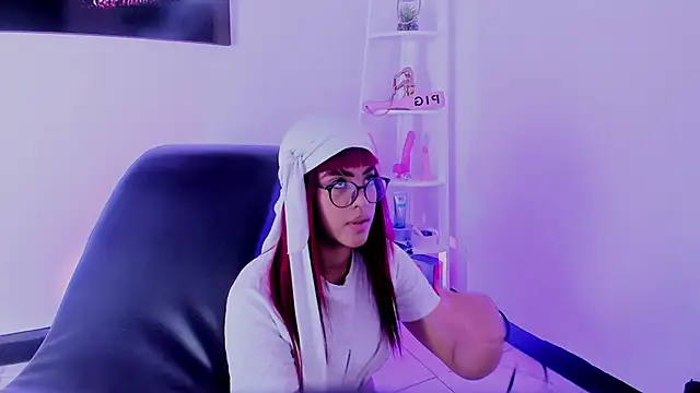 Snapshot of Taylor__Watson chatting on February 6, 7:06 pm Taylor Watson online show from February 6, 7:06 pm