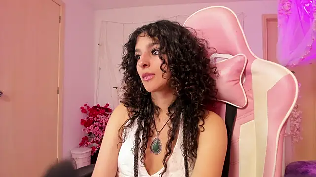 Snapshot of gummo_ chatting on November 25, 8:42 pm gummo online show from November 25, 8:42 pm