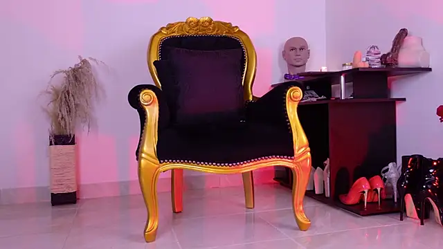 Snapshot of SaraFerrer_ chatting on May 9, 5:23 am SaraFerrer online show from May 9, 5:23 am