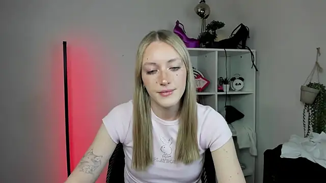 EvelynBlond online show from March 30, 12:39 pm