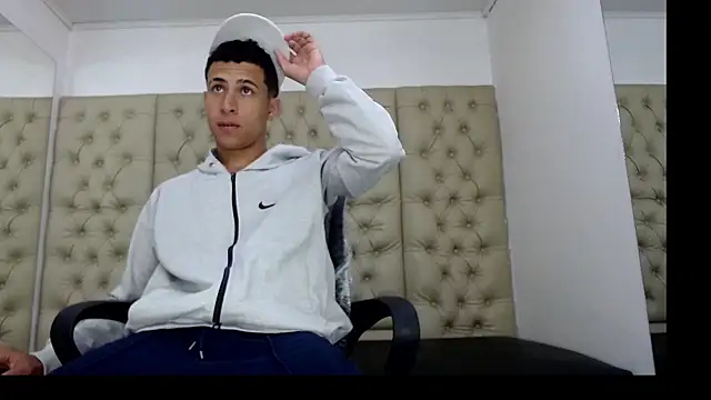 HollmanFronsh online show from February 6, 2:49 am