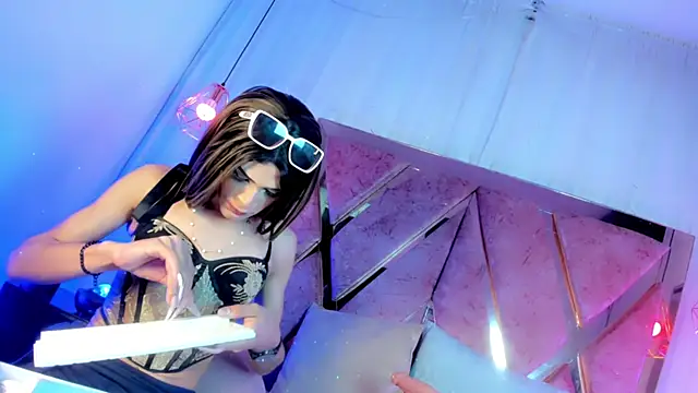 Snapshot of atenea_taylor_ chatting on December 3, 4:53 am atenea taylor online show from December 3, 4:53 am