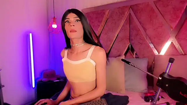 Snapshot of atenea_taylor_ chatting on December 22, 10:07 pm atenea taylor online show from December 22, 10:07 pm