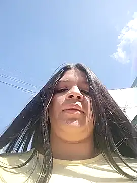 Layla-daring online show from March 20, 7:30 pm