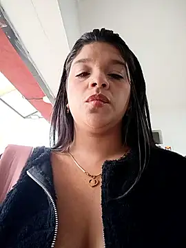 Layla-daring online show from March 26, 7:30 pm