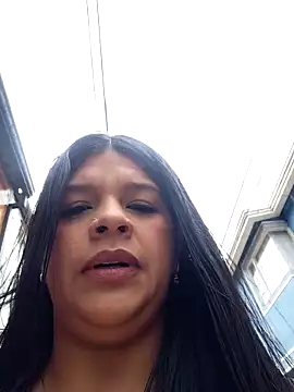 Layla-daring online show from May 4, 5:31 pm