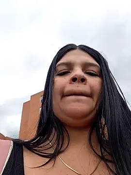 Layla-daring online show from May 12, 7:55 pm