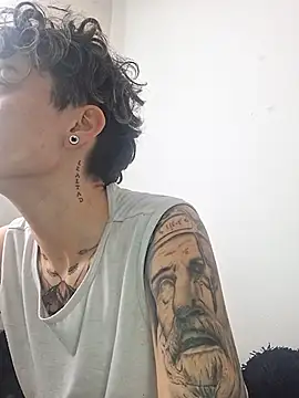 megan NL online show from December 4, 5:10 pm