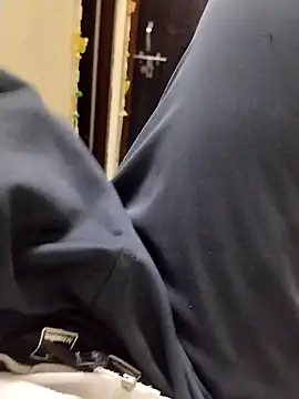 Snapshot of Roy___121 chatting on February 16, 12:29 am Roy 121 online show from February 16, 12:29 am