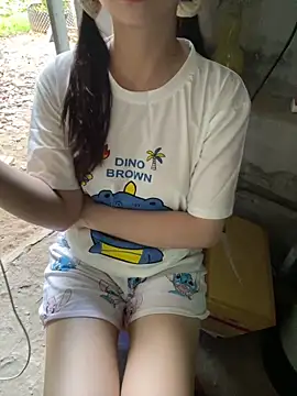 Snapshot of XndSeraphina chatting on April 11, 9:57 am XndSeraphina online show from April 11, 9:57 am