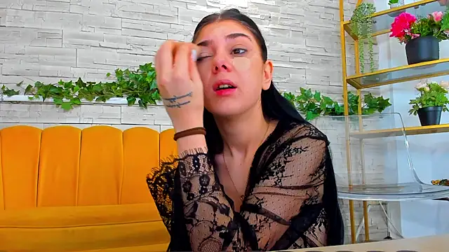 SerennaNoir online show from December 21, 5:47 am