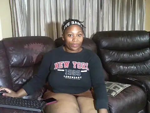 Chubby-Goddess online show from February 11, 7:30 pm