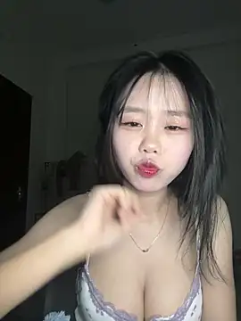 Snapshot of Kiee-lee chatting on February 5, 3:49 pm Kiee-lee online show from February 5, 3:49 pm