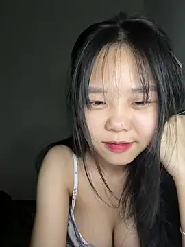 Snapshot of Kiee-lee chatting on February 8, 6:33 pm Kiee-lee online show from February 8, 6:33 pm