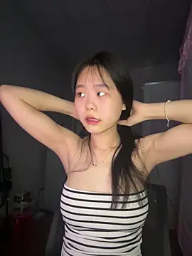 Snapshot of Kiee-lee chatting on March 28, 12:05 pm Kiee-lee online show from March 28, 12:05 pm