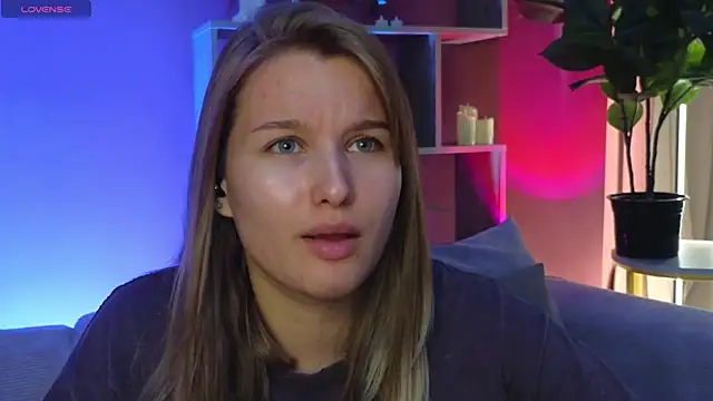 ImiMonroe online show from May 21, 3:57 am