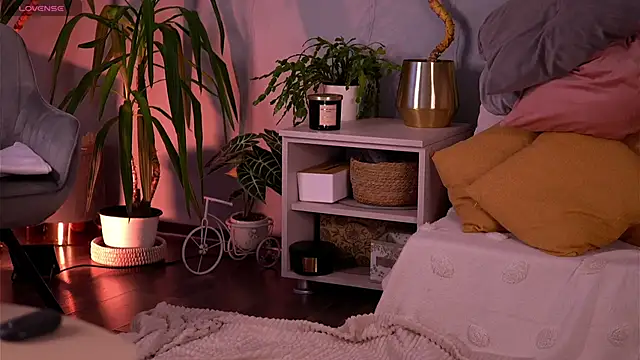 PureEllieX online show from May 18, 3:13 am